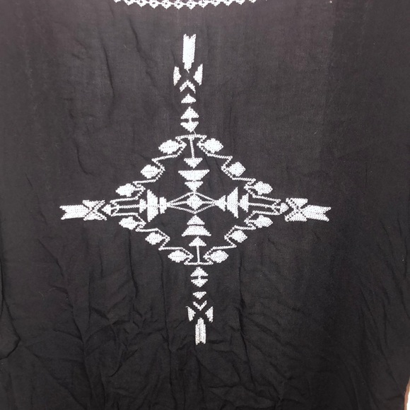 Geometrically patterned shall - Picture 4 of 4